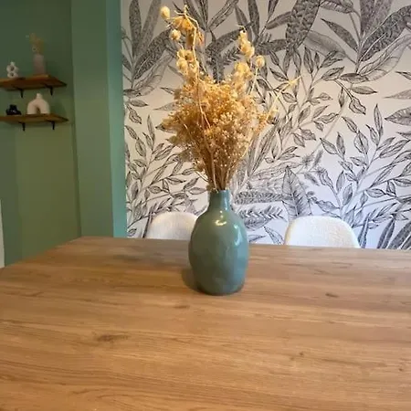 The Cosy Centre Parking Clim